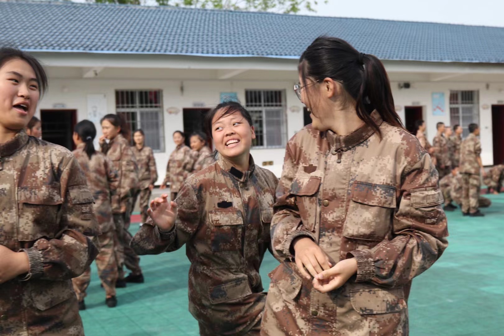 14岁孩子叛逆管不住怎么办 郑州叛逆孩子教育学校